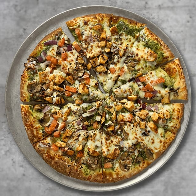 28. Pesto Chicken Pizza (16" Jumbo).